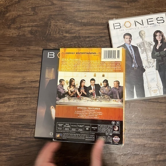 BONES By Kathy Reichs TV Show Season One & Season Three DVD Set - Picture 7 of 11